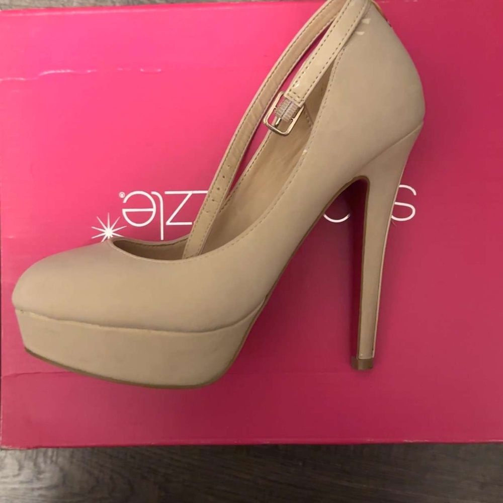 Shoe Dazzle Tan Platform Heels